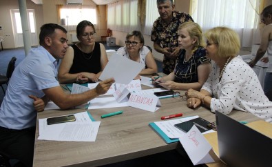 Vor să fie lideri comunitari cu acte în regulă