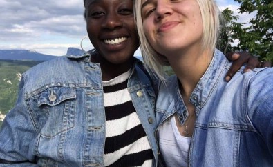 „Bunătatea începe cu un gând și se încheie cu o acțiune”. Află povestea Danielei Groza, tânăra de 21 de ani care coordonează departamentul de voluntariat la Diaconia.